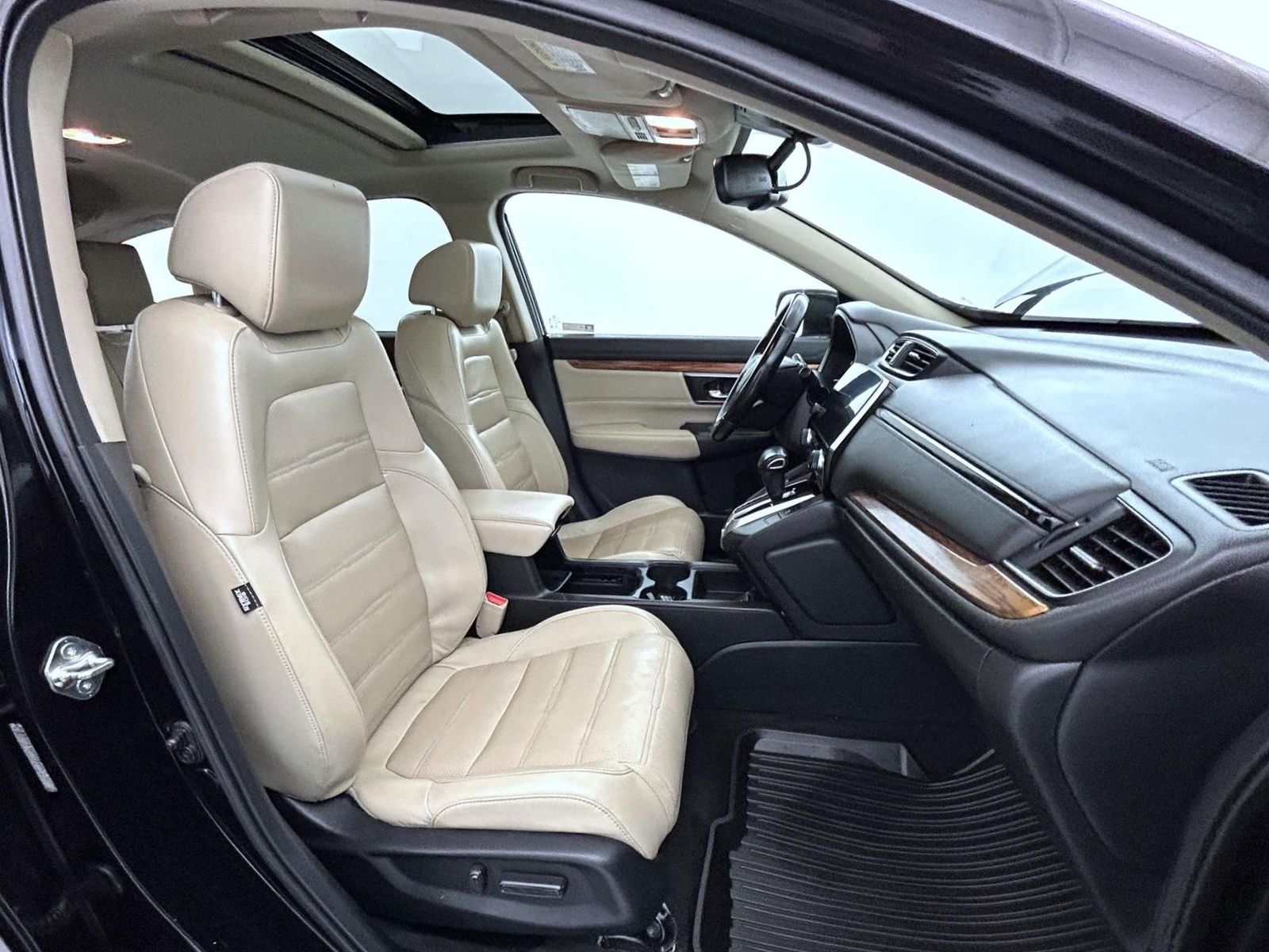 2018 Honda CR-V Touring photo 15