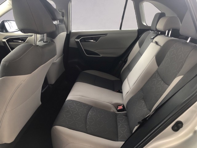 2024 Toyota RAV4 XLE photo 12