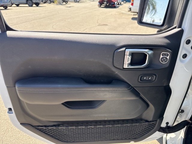 2023 Jeep Wrangler Sahara 4xe photo 14