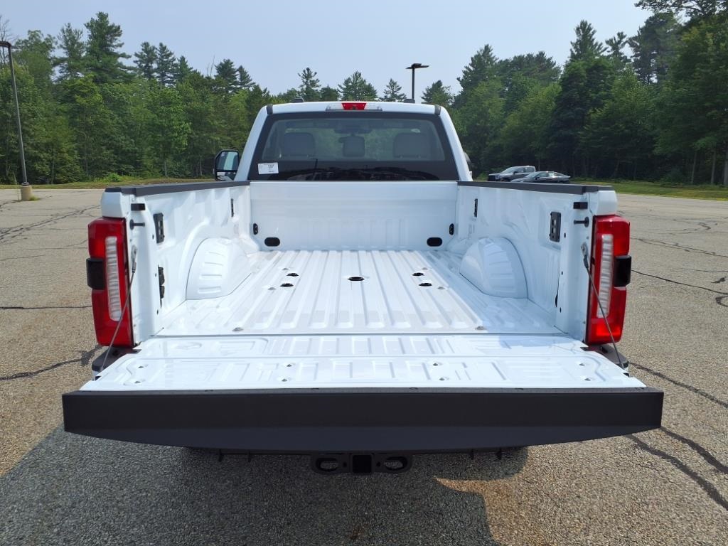 2025 Ford F-350 photo 4