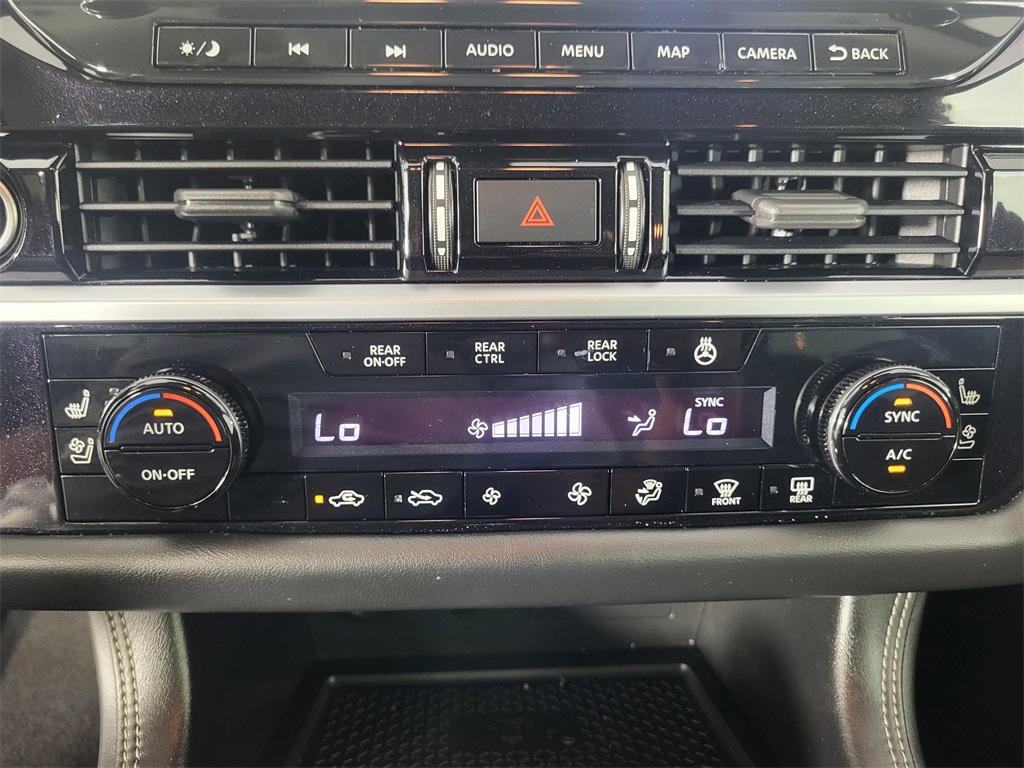2022 Nissan Pathfinder Platinum photo 15