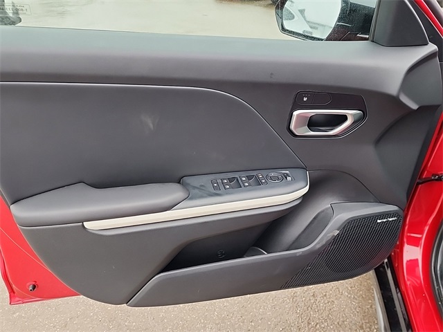2025 Kia K4 GT-Line Turbo photo 9