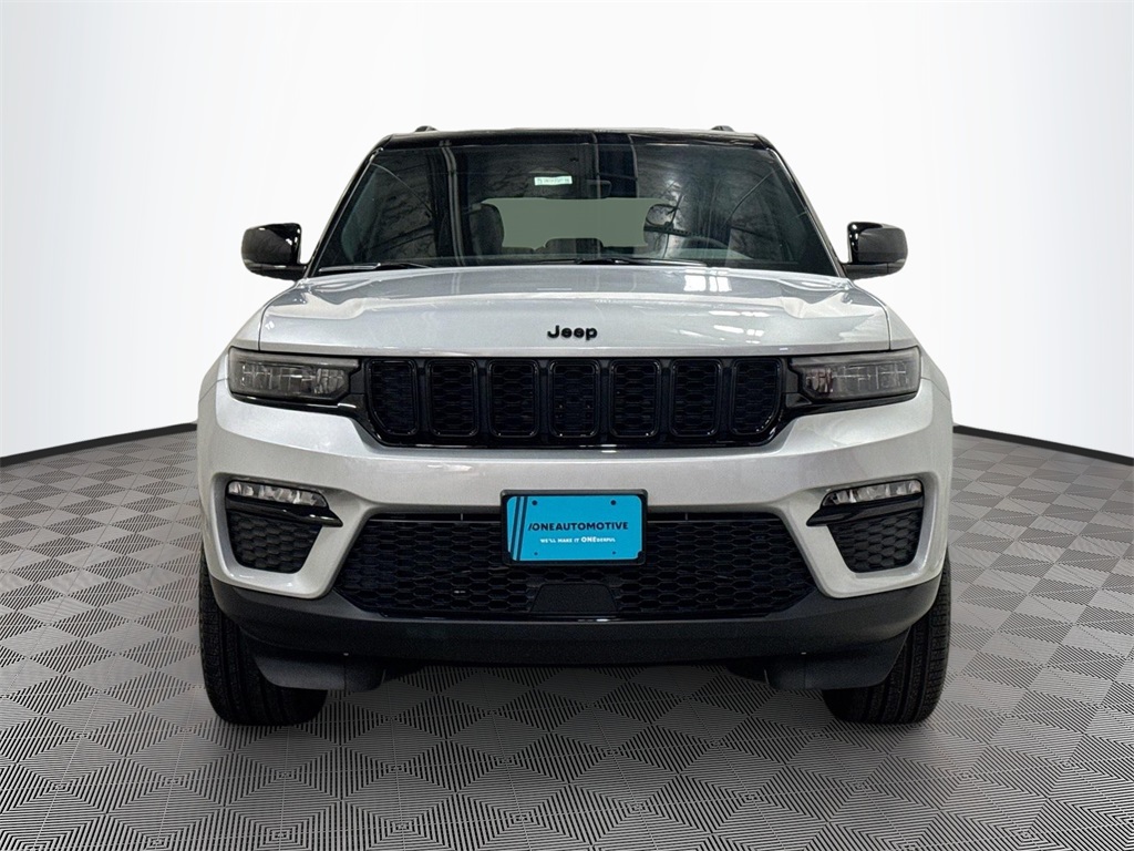 2025 Jeep Grand Cherokee Limited photo 2