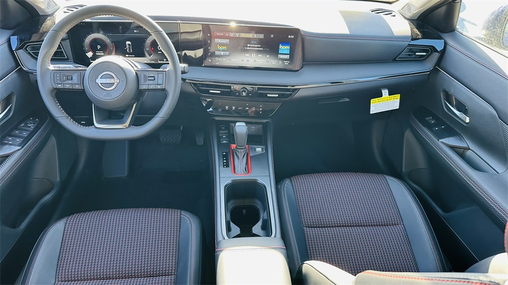 2026 Nissan Kicks SR photo 9