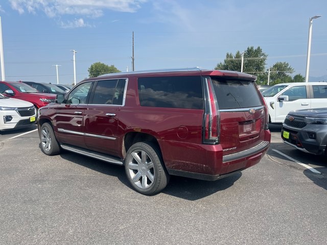 2020 Cadillac Escalade ESV Luxury photo 2