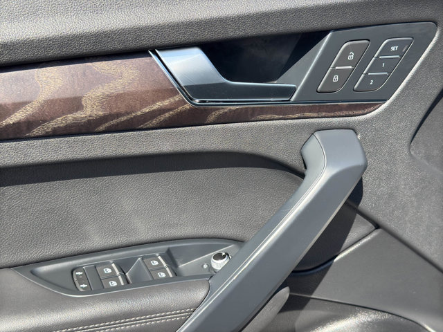 2020 Audi Q5 Premium Plus photo 10
