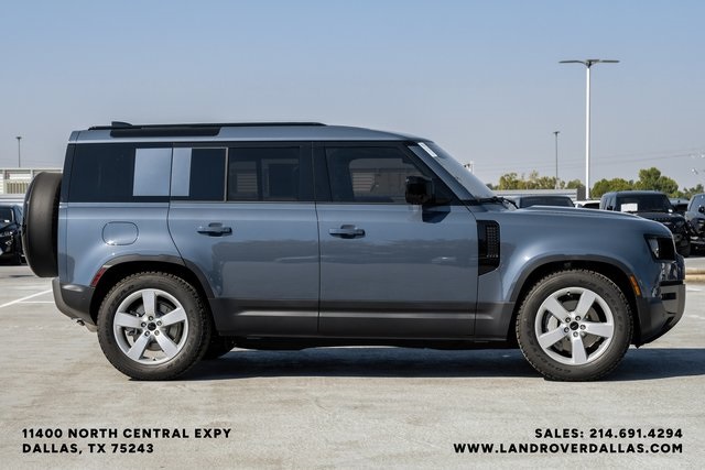 2026 Land Rover Defender 110 S photo 4