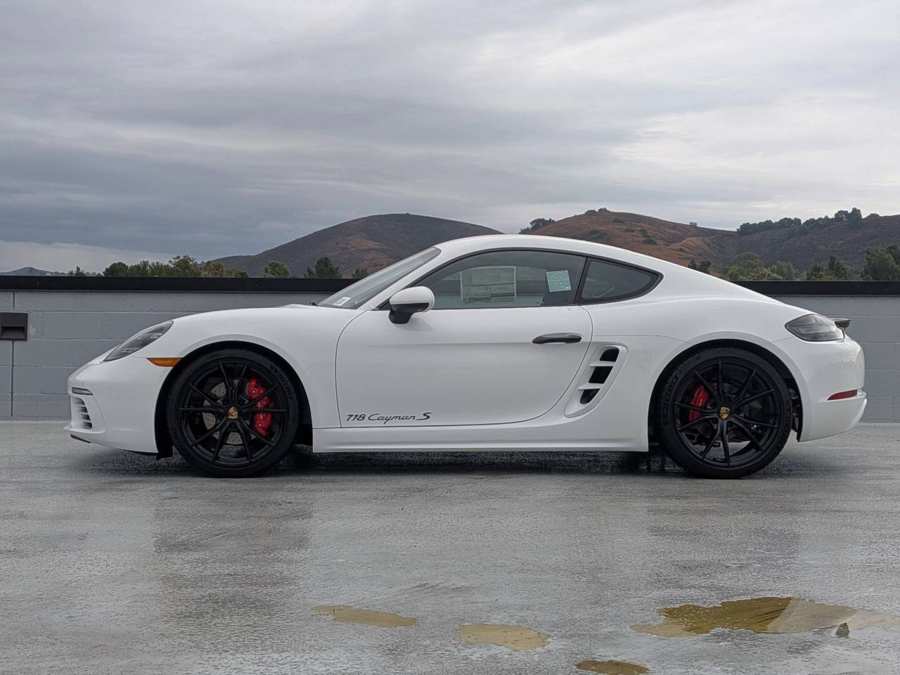 2025 Porsche Cayman S photo 2