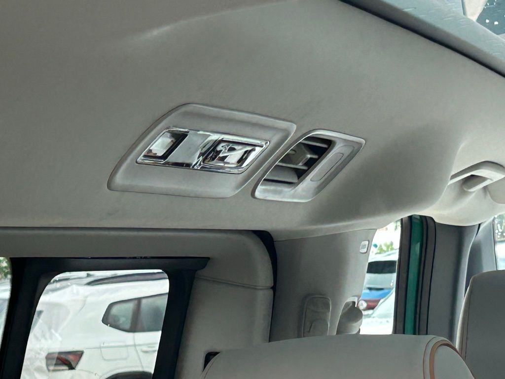 2025 Volkswagen ID. Buzz Pro Plus photo 44