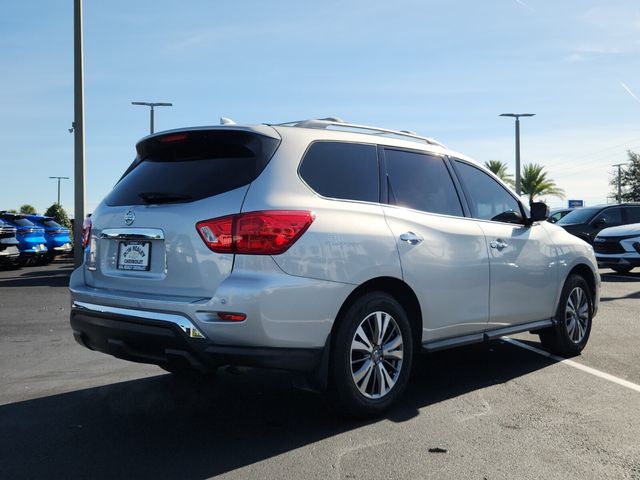 2020 Nissan Pathfinder S photo 2