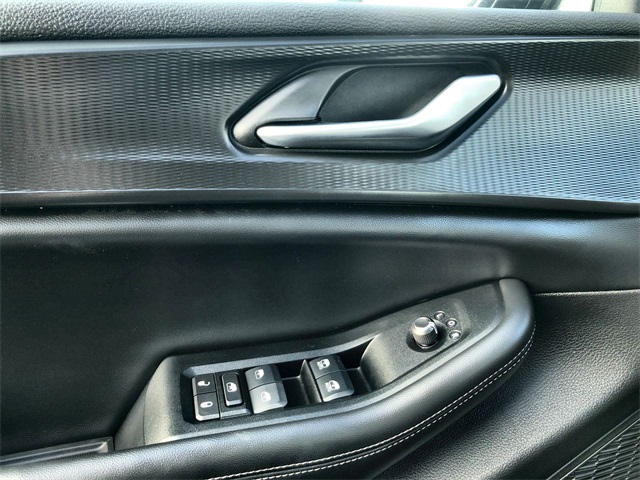 2024 Jeep Grand Cherokee Altitude photo 3