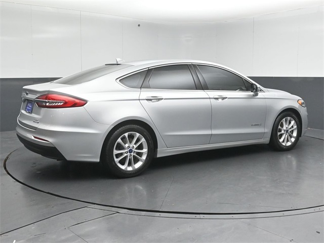 2019 Ford Fusion Hybrid SEL photo 4