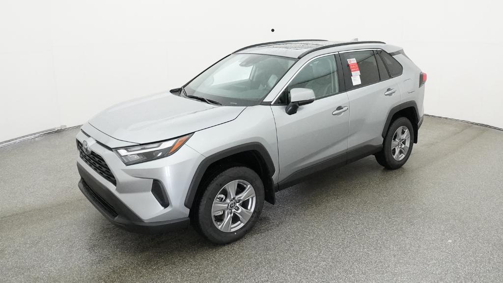2025 Toyota RAV4 XLE's photo
