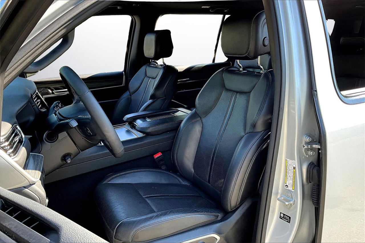 2024 Jeep Wagoneer L Series II photo 20