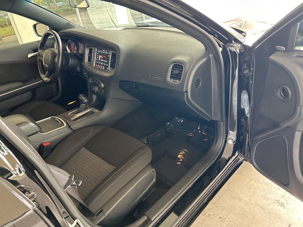2023 Dodge Charger SXT photo 19