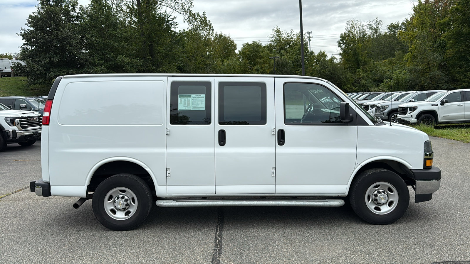 2023 Chevrolet Express Cargo Van Base photo 3