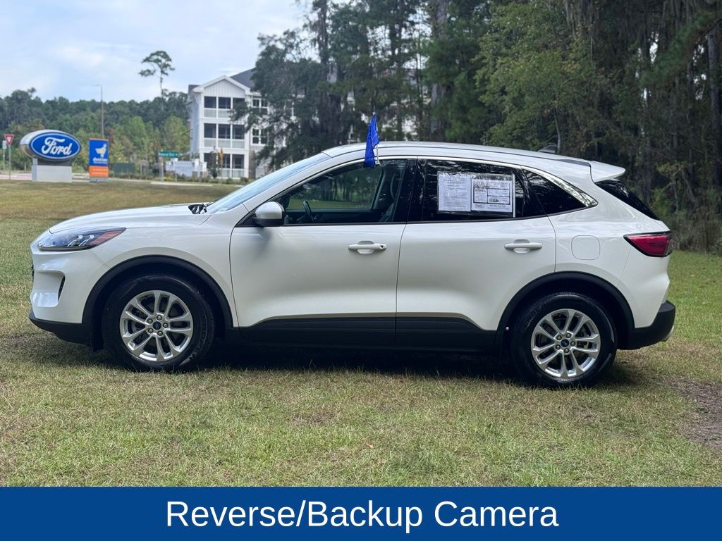 2021 Ford Escape SE photo 3