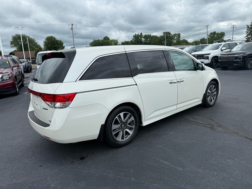 2016 Honda Odyssey Touring Elite photo 4