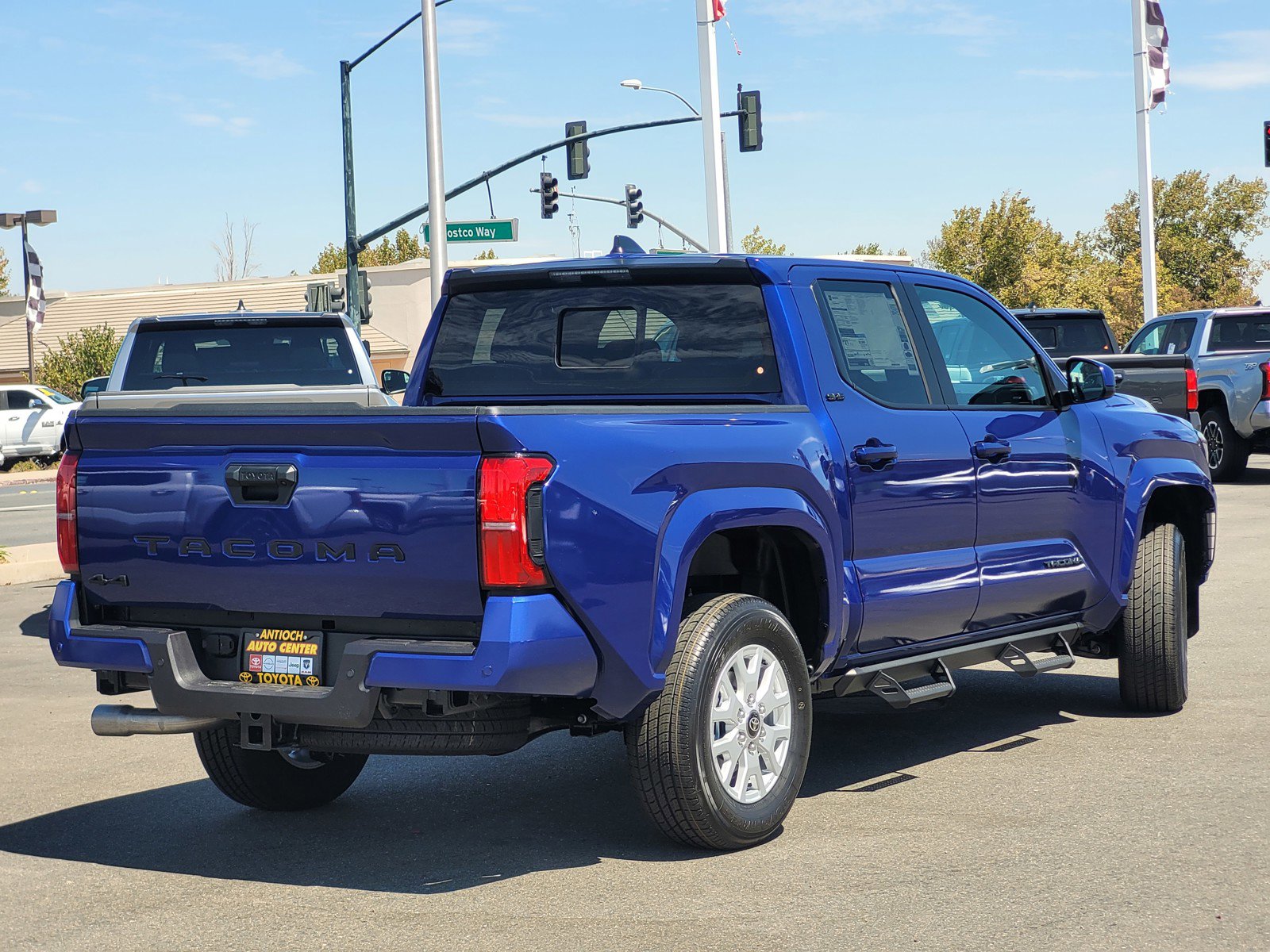 2025 Toyota Tacoma SR5 4x4 Double Cab photo 3