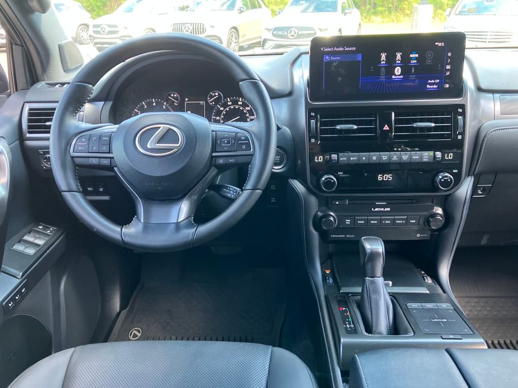 2022 Lexus GX 460 photo 2
