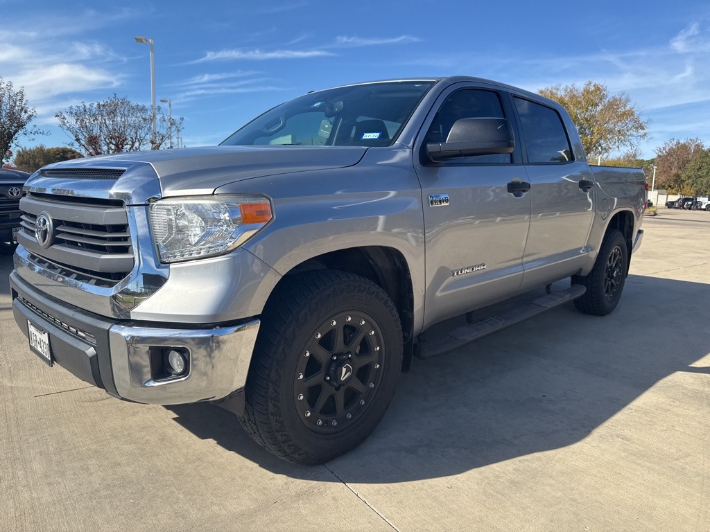 2015 Toyota Tundra SR5's photo