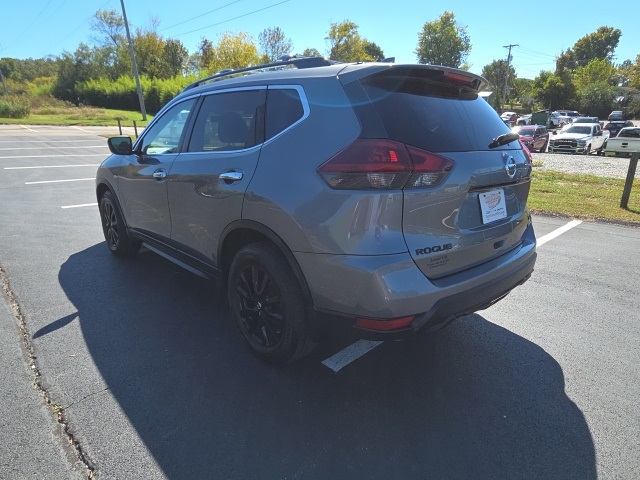 2018 Nissan Rogue SV photo 3
