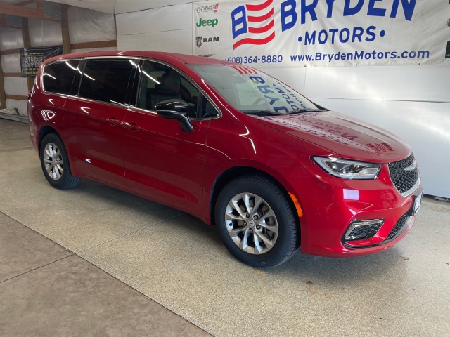 2026 Chrysler Pacifica photo 3