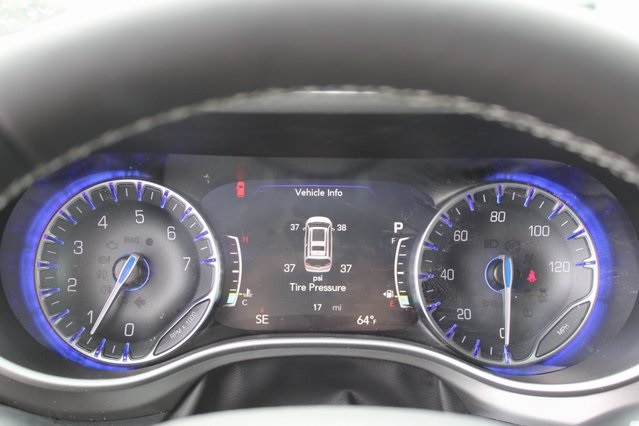 2025 Chrysler Pacifica photo 3