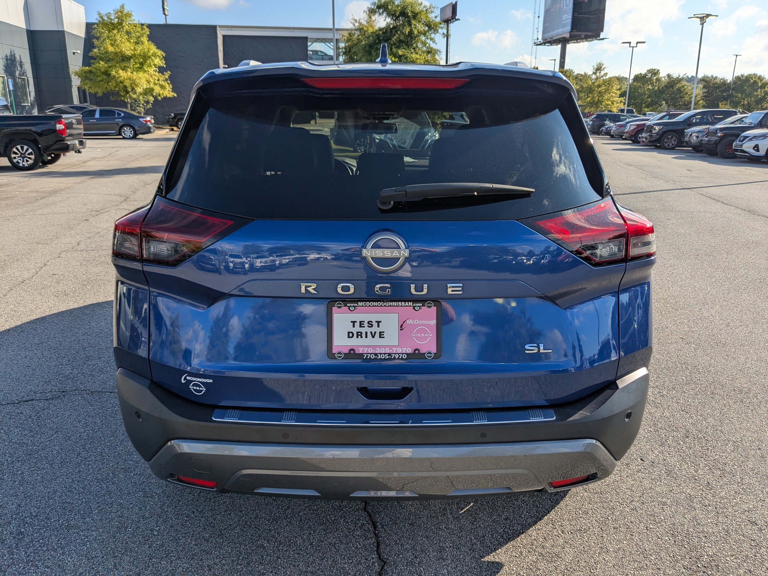 2023 Nissan Rogue SL photo 3