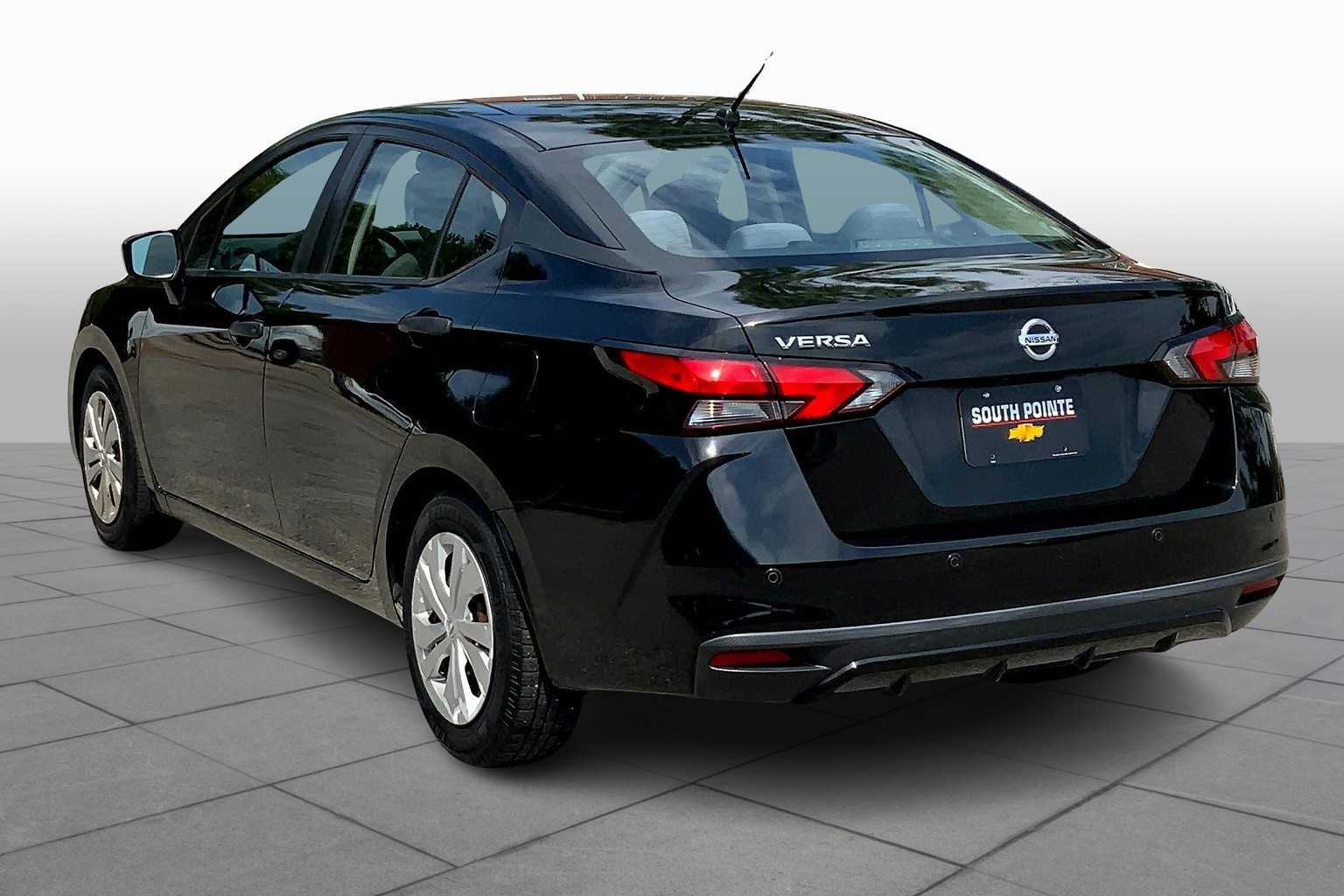 2020 Nissan Versa S photo 10
