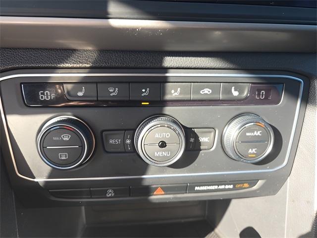 2021 Volkswagen Atlas V6 SE Technology R-Line photo 15