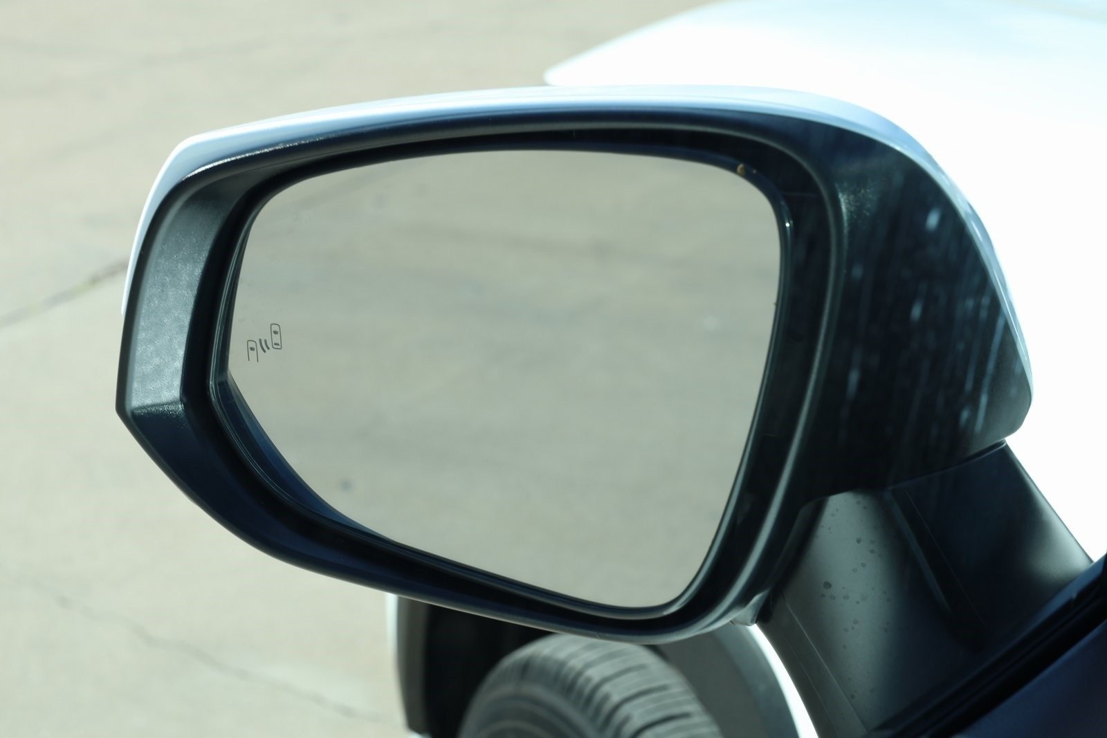 2025 Toyota RAV4 XLE Premium photo 3