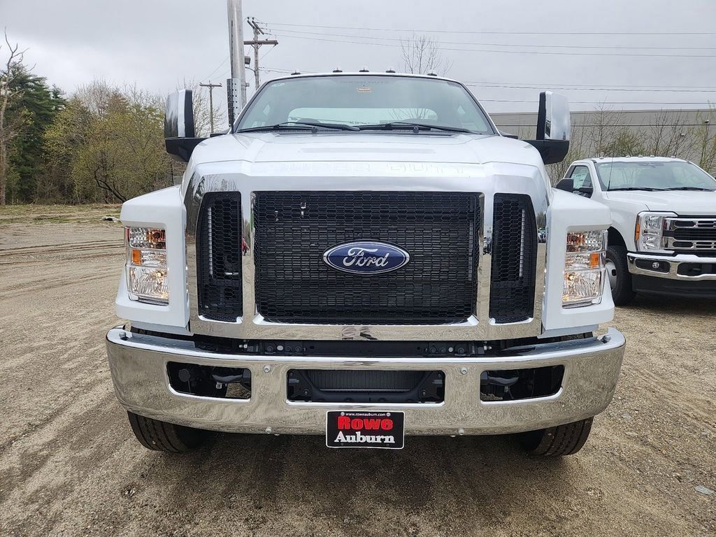2024 Ford F-750 SuperCab photo 2