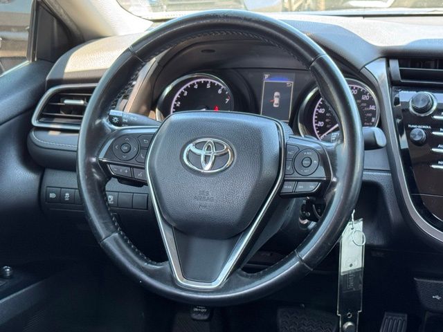2020 Toyota Camry SE photo 26