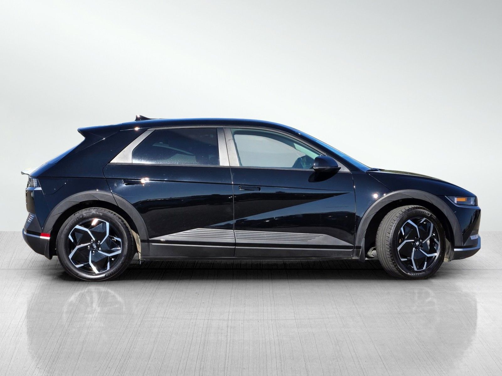 2024 Hyundai Ioniq 5 SEL photo 3