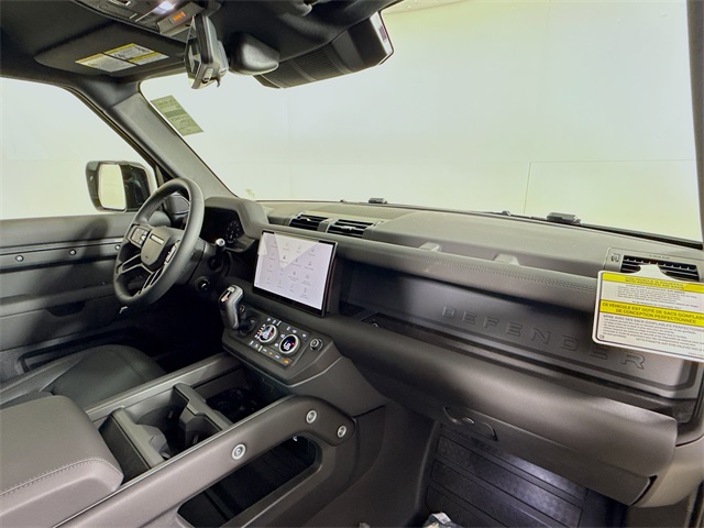 2025 Land Rover Defender 110 X-Dynamic SE photo 27