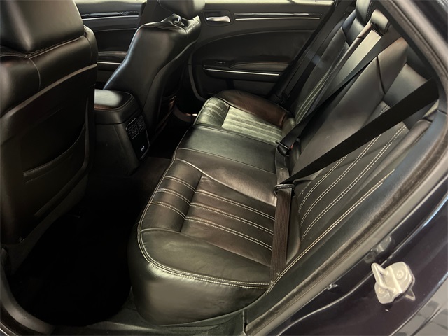 2018 Chrysler 300 S photo 14