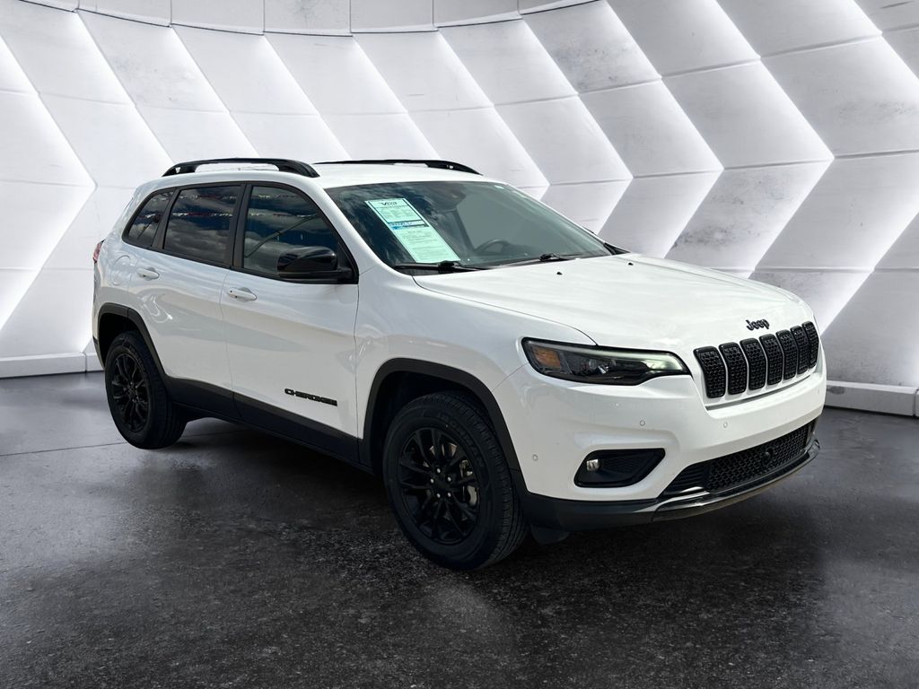 2023 Jeep Cherokee Altitude Lux's photo