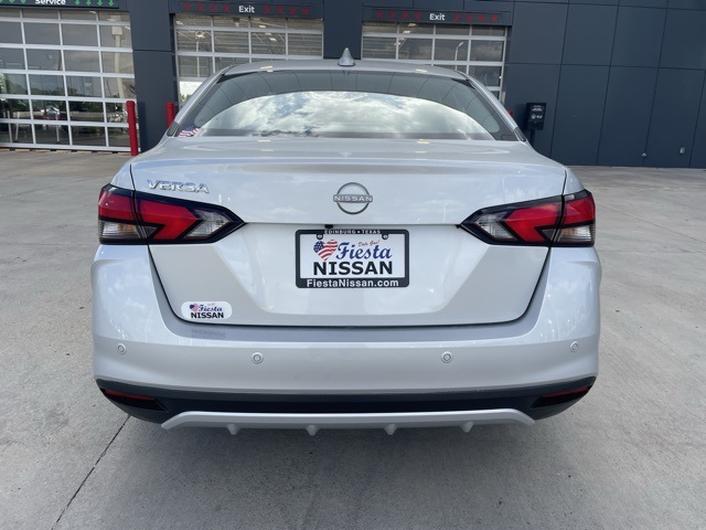 2025 Nissan Versa SV photo 5