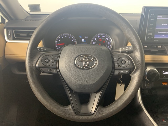 2022 Toyota RAV4 LE photo 14