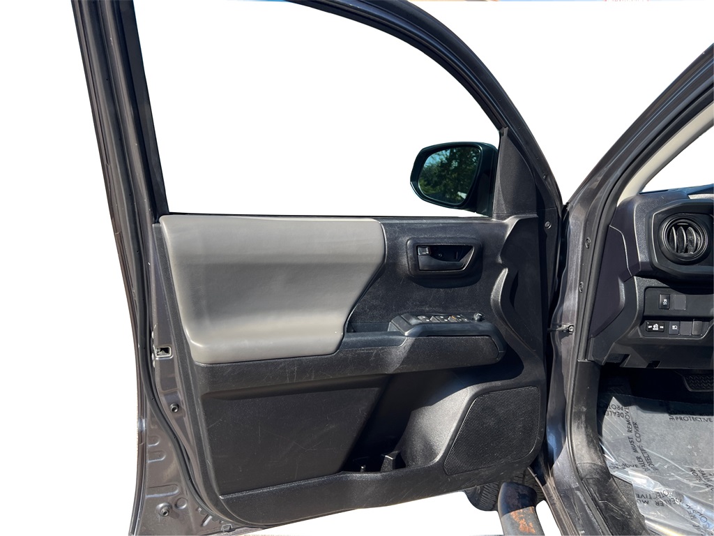 2021 Toyota Tacoma SR5 photo 19