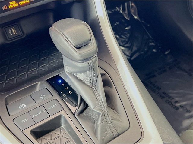 2024 Toyota RAV4 XLE photo 10