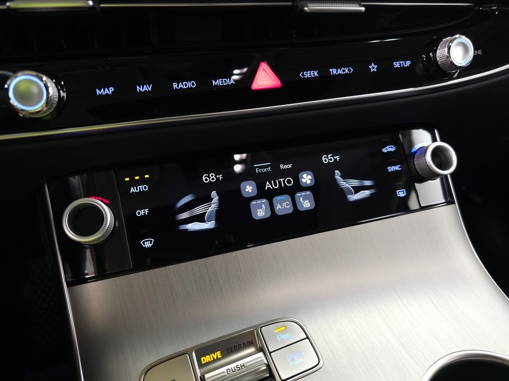 2026 Genesis GV70 2.5T Select photo 21