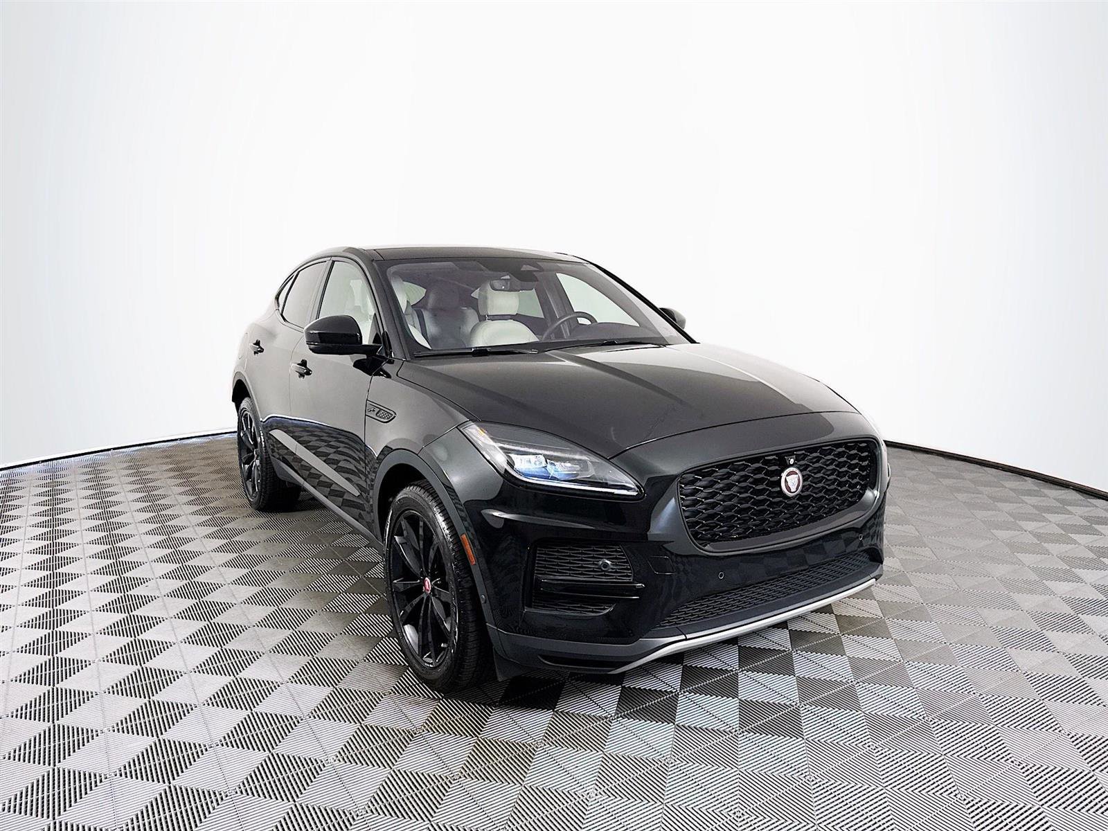 2021 Jaguar E-PACE P250 SE photo 3