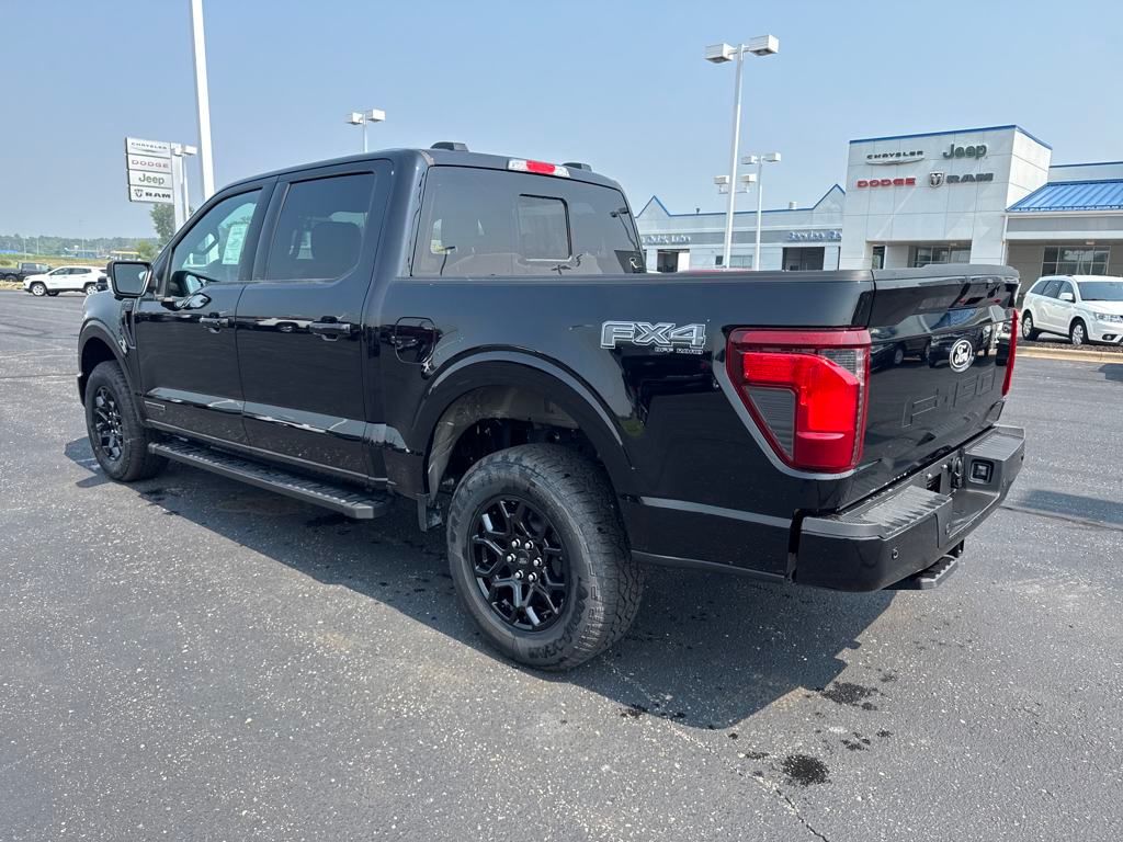 2025 Ford F-150 XLT photo 2