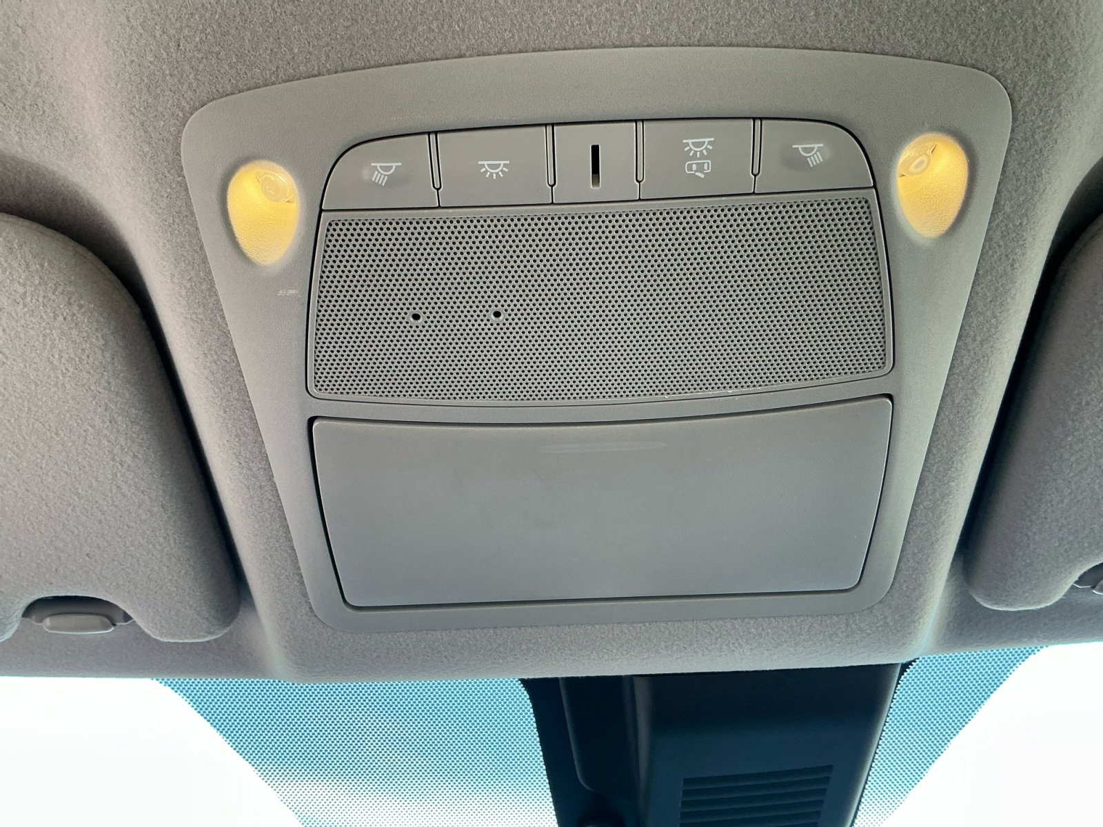 2023 Nissan Leaf S photo 19