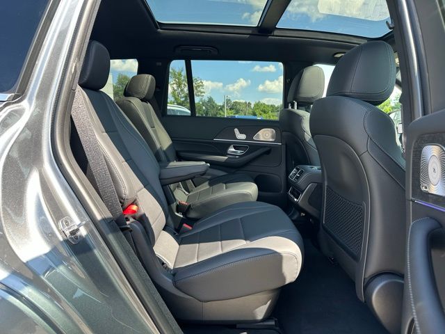 2025 Mercedes Benz GLS 450 4MATIC photo 19