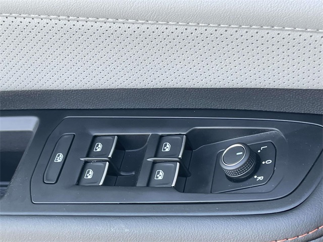 2025 Volkswagen Atlas Peak Edition SE photo 19