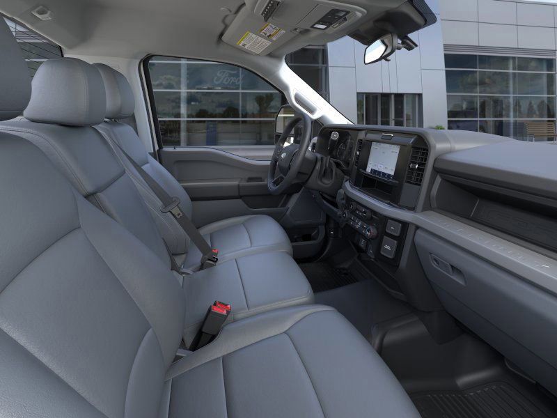 2025 Ford F-600 photo 30