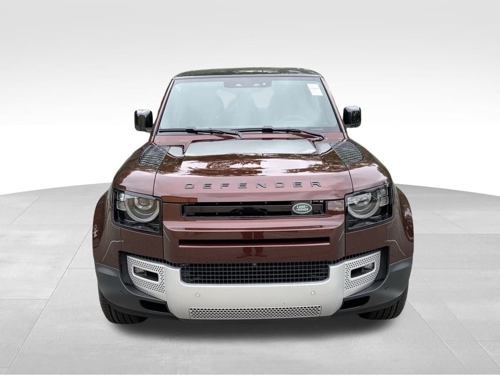 2025 Land Rover Defender 130 S photo 2